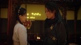 小情侣刚见面，小伙就想撩姑娘