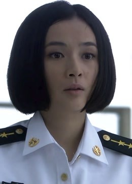 火蓝刀锋:小鱼即使养病也不忘凭嘴,被身后的沈参谋抓个正著