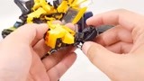 变形金刚变形玩具：汽车机器人大黄蜂VS头领战士长老汽车机器人