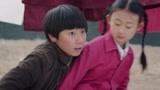 《国家孩子》鲁小忠带着鲁小鱼排队量身高 乌木琪琪格对他们兄妹嘘寒问暖