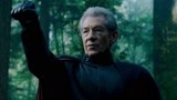 X战警3：万磁王真猛，狼叔连还手能力都没有，一下就被打飞了