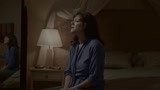 女人在书包内发现令人惊叹之物！阁楼内居然有个小女孩！