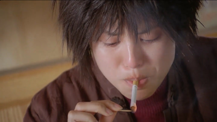 两个只能活一个:卡雯的包裹被换了,里面没有枪,只有一张照片!