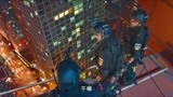 特警队：特警突击犯罪集团，50层高楼飞檐走壁，太帅了！