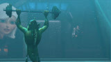 大战外星人：小怪兽在水里练肌肉，成为拯救世界的超级英雄