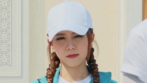 奔跑吧5邓紫棋被游戏规则惊讶到大笑太可爱了