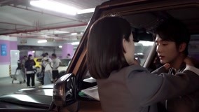 Watch the latest "The Day of Becoming You" Blooper: Steven Zhang and Liang Jie kiss through car window online with English subtitle for free English Subtitle