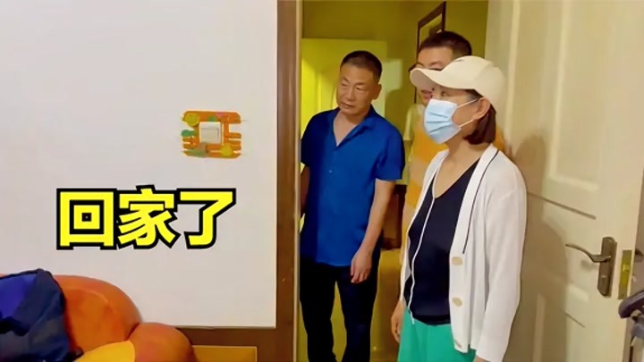 奶奶哭的泣不成声,爷爷安慰妈妈2021-07-18西北小强1妈妈时隔8个月