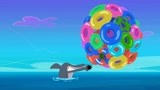 鬣狗用泳圈做成球 鲨鱼哥的抵抗毫无作用