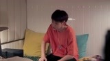 幕后：吴宣仪小鬼影片拍摄现场 导演讲戏认真聆听 