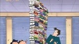 男子用书筑起高墙 管理员把男子扔出图书馆
