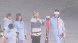 路透：黄明昊刻苦练习滑雪 欢迎加入“摔摔”滑雪培训班