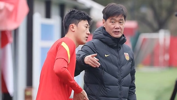 中国男足新一期集训名单出炉 津门虎球员巴顿榜上有名