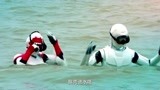澳门风云：傻强带着机器人女友去游泳，谁想自己不防水，太逗了