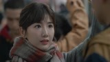 以年为单位的恋爱：小伙带妈妈来地铁相亲，美女都懵了，妈宝男