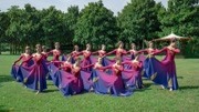 美丽的姑娘都爱跳舞，唯美的维吾尔族舞让人心旷神怡！
