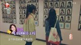 SNH48彩排现场，墙上挂满成员照片，门口聚集大量粉丝｜蜜食记