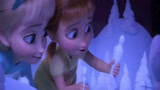 冰雪奇缘2：安娜玩过家家，爱莎用魔法变道具，好厉害啊