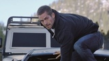 《速度与激情7》最新片段 保罗惊险跳车