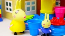 小猪佩奇：小兔理查德和兔妈妈一起吃雪糕