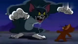 猫和老鼠精彩搞笑合集：汤姆被咬屁股，看到月亮后变身