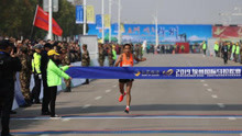 徐州国际马拉松开赛 多布杰创十年来国内最佳战绩