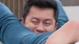 王祖蓝称脚很香，李晨的头深深埋在邓超胯下
