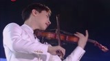 纯享：刘宪华演唱《飞云之下》，拉小提琴魅力值简直爆棚！