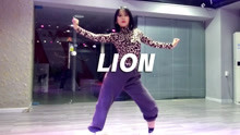 Yuna翻跳《Lion》 