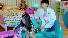 少年时代：王源带孩子，陪玩芭比娃娃，爆笑！