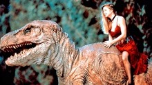 少女与5米高恐龙恋爱， 26年前低成本影片两位主演如今成为巨星