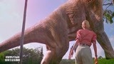 侏罗纪公园：众人参观公园，看到成群恐龙觅食，太壮观了！