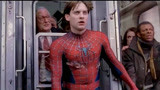 蜘蛛侠2：蜘蛛侠这段拉火车，太经典！大家齐心协力接住他