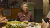 阳光姐妹淘：张丽君和奶奶抢电台，奶奶气得直骂人，不敢说话了