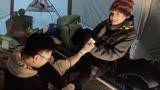 热点：杨迪张颜齐穿足疗袜比肾功能 相互按脚痛出鹅叫