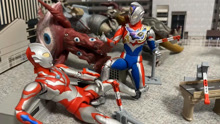 奥特曼玩具：利布特被怪兽围攻，泽塔和德凯来救他
