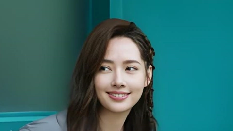 线上看 一张高清照曝光，揭开郭碧婷在向家受宠的真相，果然缘分天注定 (2025) 带字幕 中文配音
