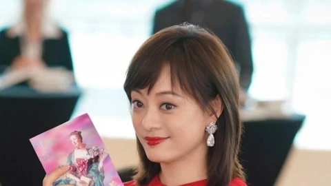 온라인에서 시 《蠻好的人生》演員同學，董子健同學擺攤，陳瑤張晚意拉開距離 (2025) 자막 언어 더빙 언어